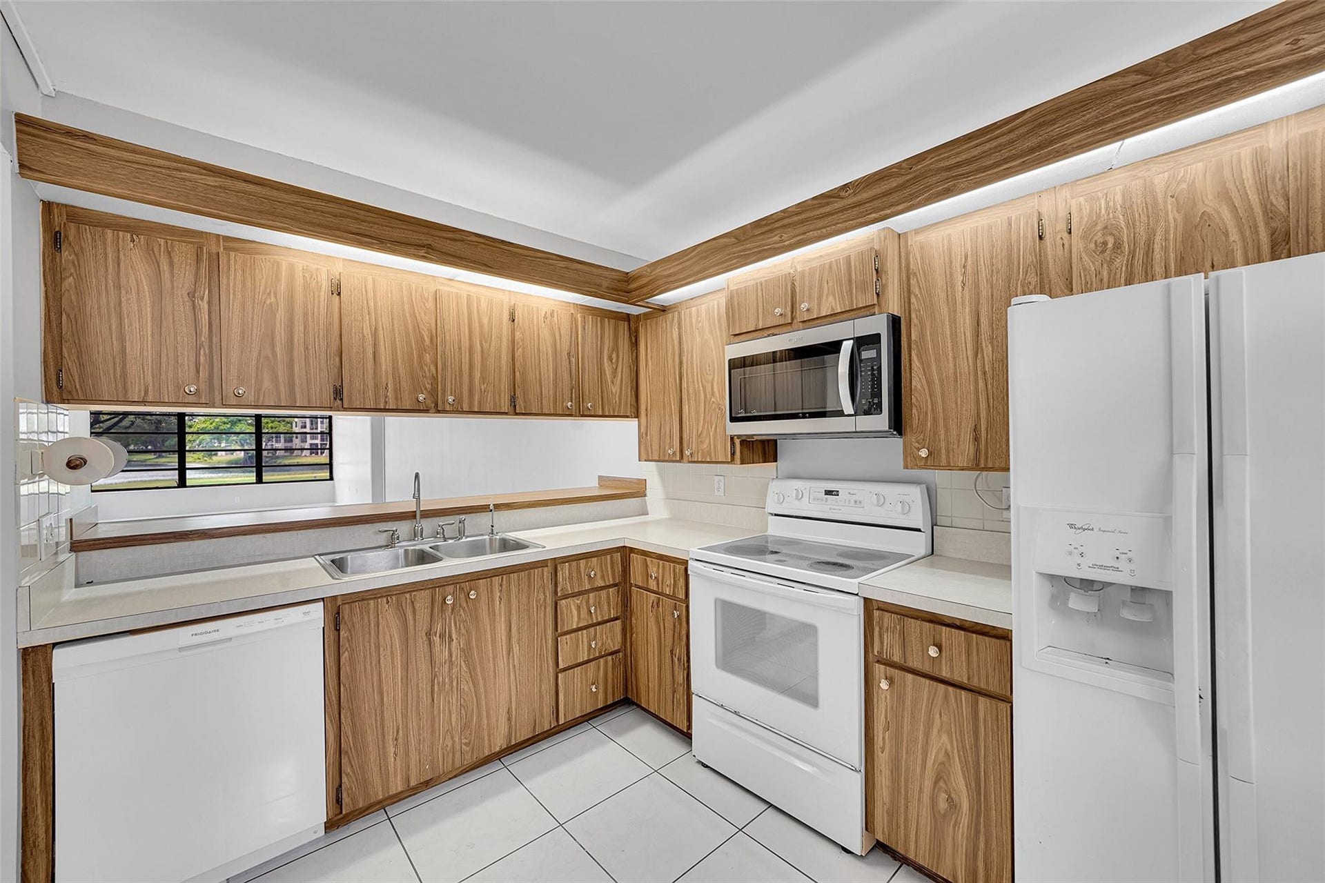 1713 Whitehall Drive, #103, Davie, Davie, FL 33324 Photo 8
