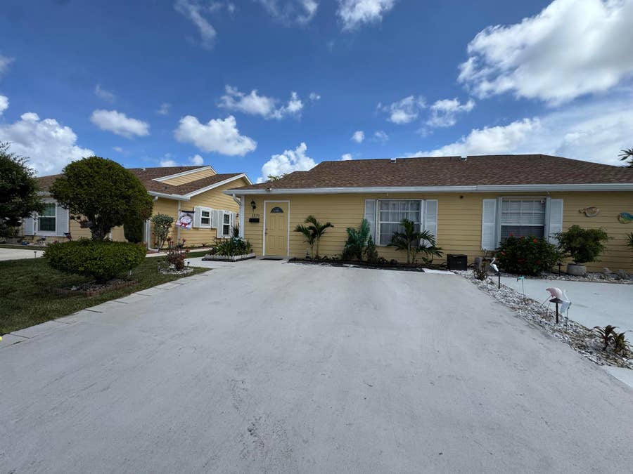 Property photo for 1570 Royal Forest Court, West Palm Beach, FL