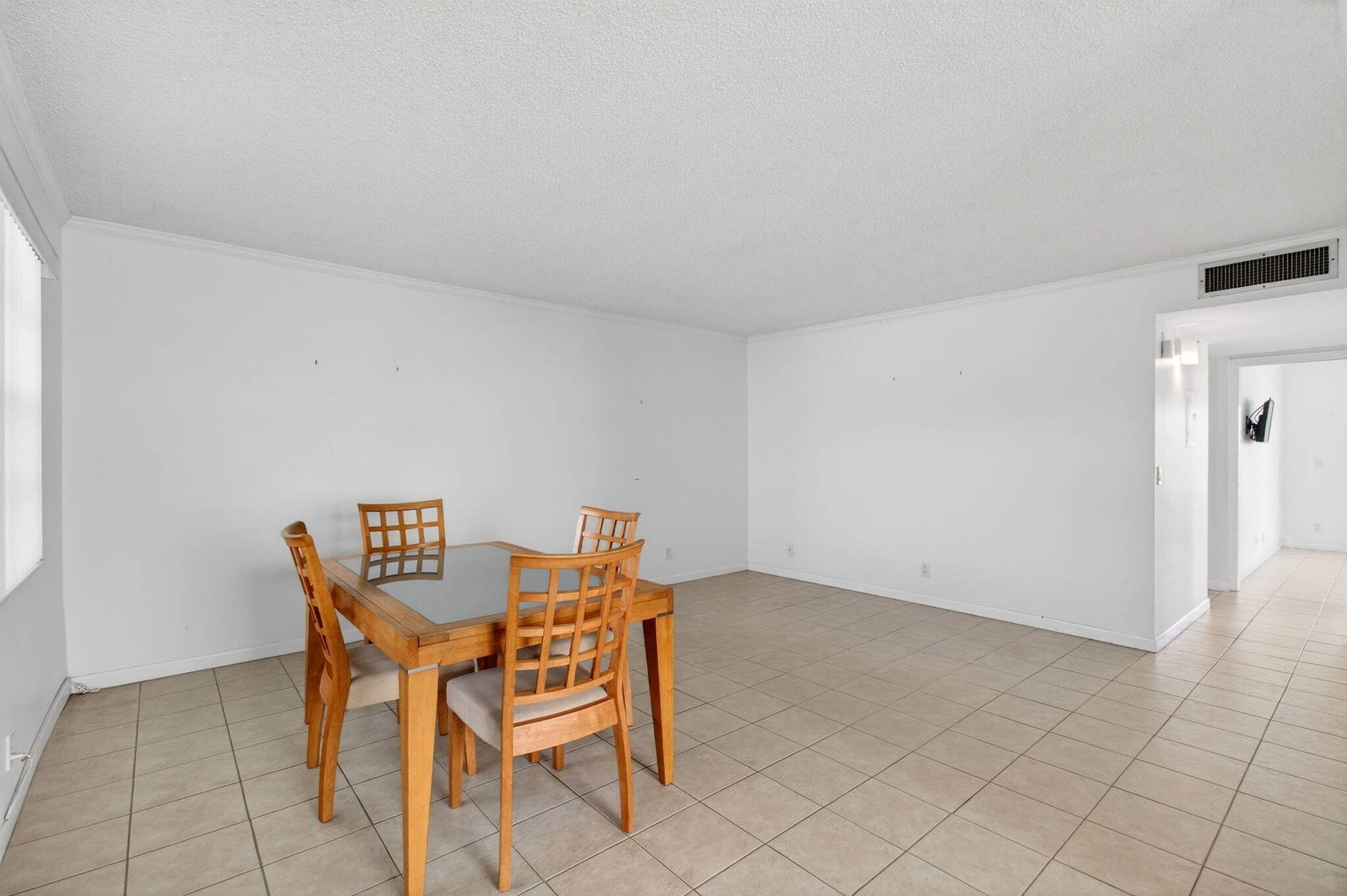 167 Normandy, #D, Delray Beach, FL 33484 Open Concept Living Area