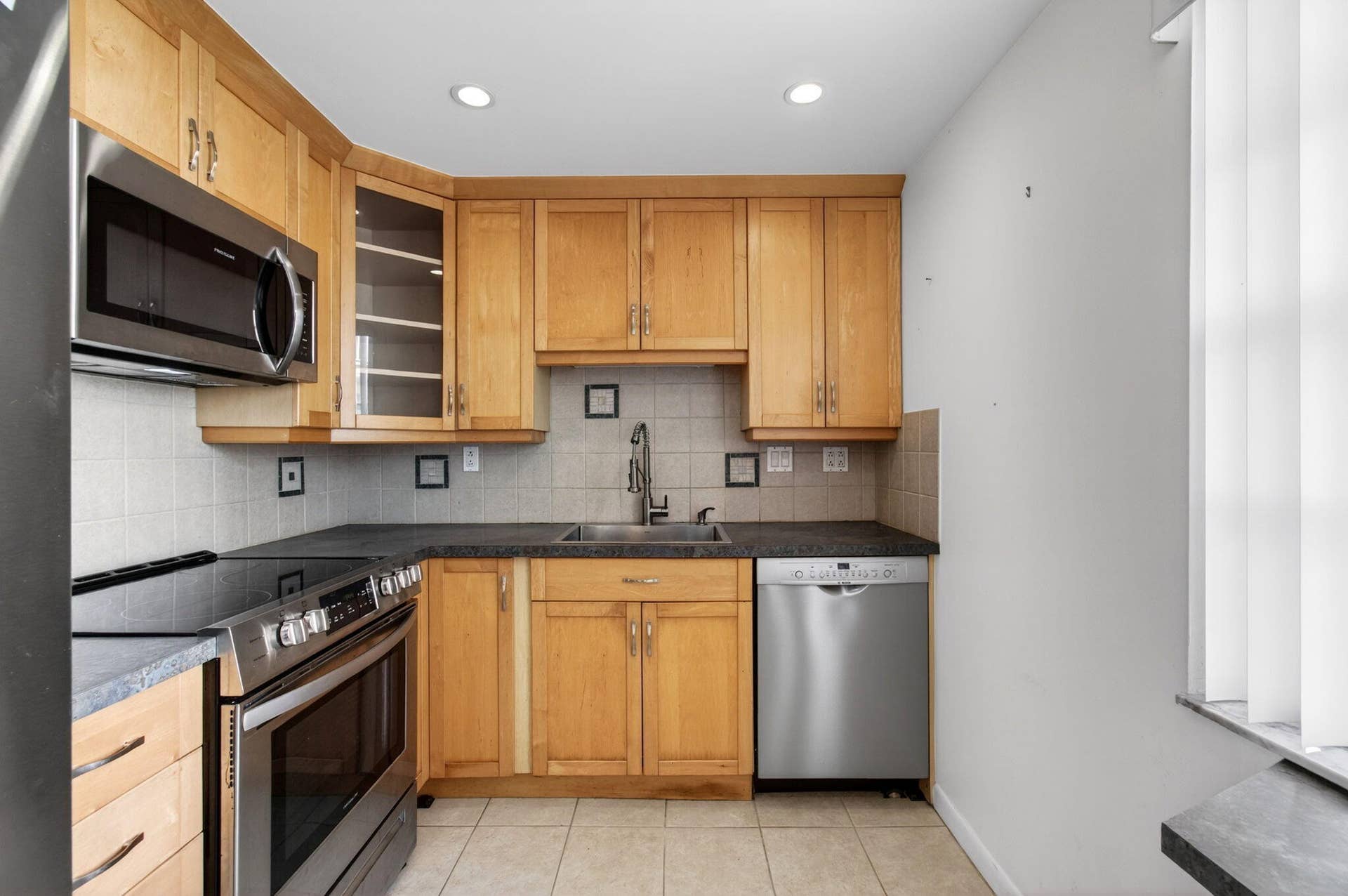 167 Normandy, #D, Delray Beach, FL 33484 Cabinets to the Ceiling and Recessed Lighting