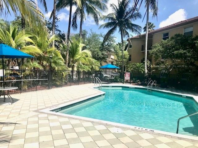 741 N Pine Island Road, #303, Plantation, Plantation, FL 33324 COMMUNITY POOL
