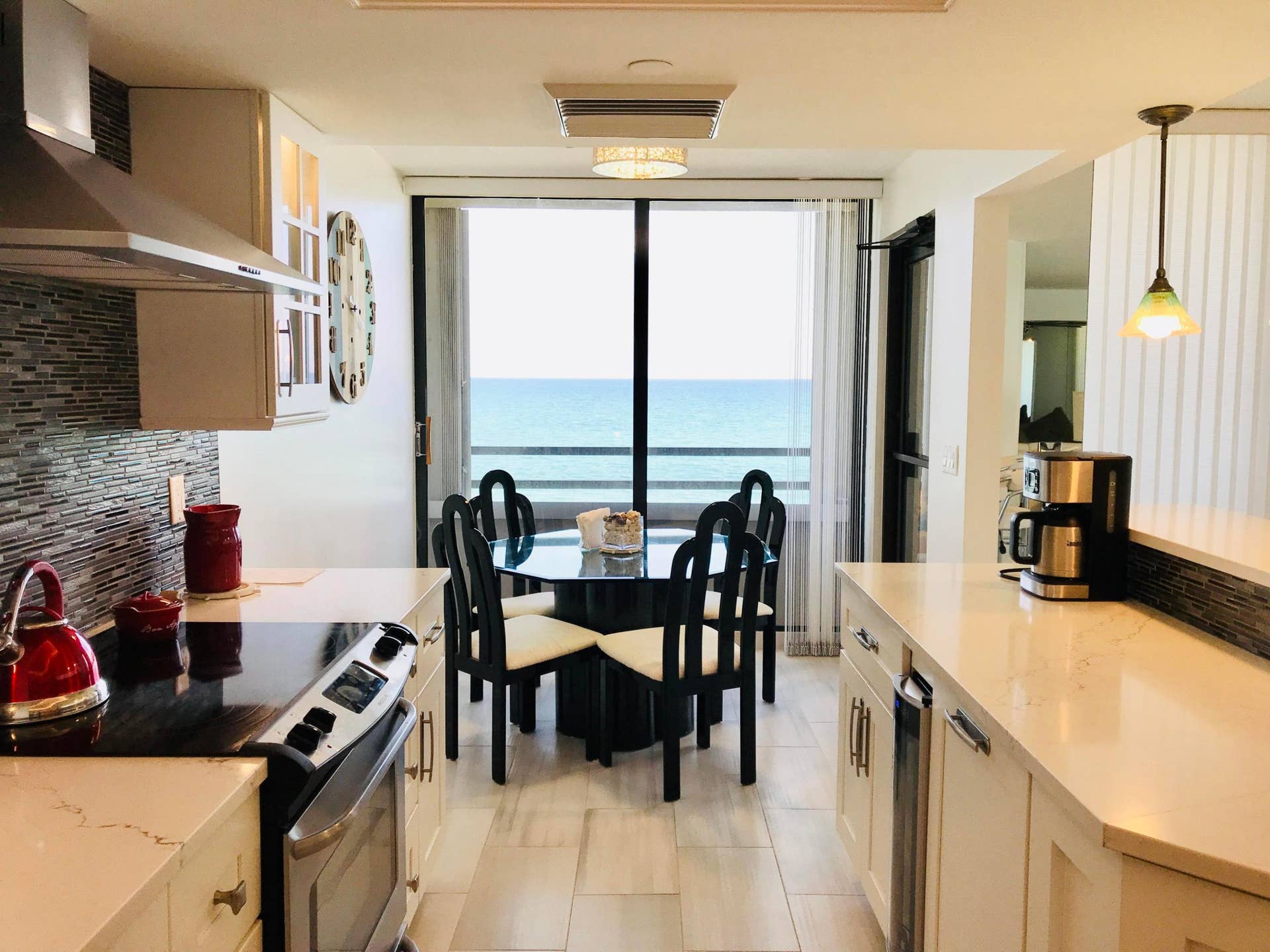 3560 S Ocean Boulevard, #301, South Palm Beach, FL 33480 IMG_4781
