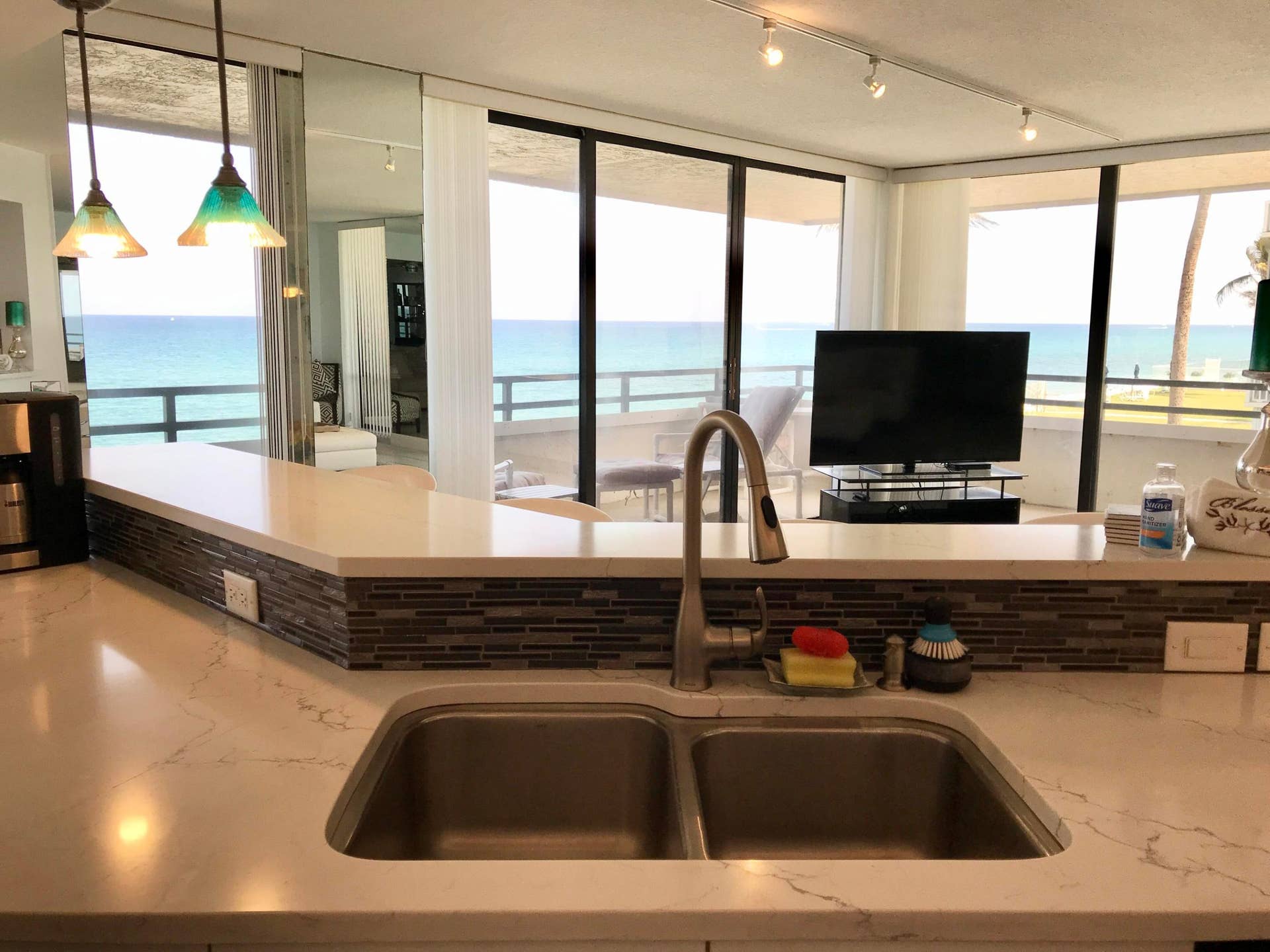 3560 S Ocean Boulevard, #301, South Palm Beach, FL 33480 IMG_4789