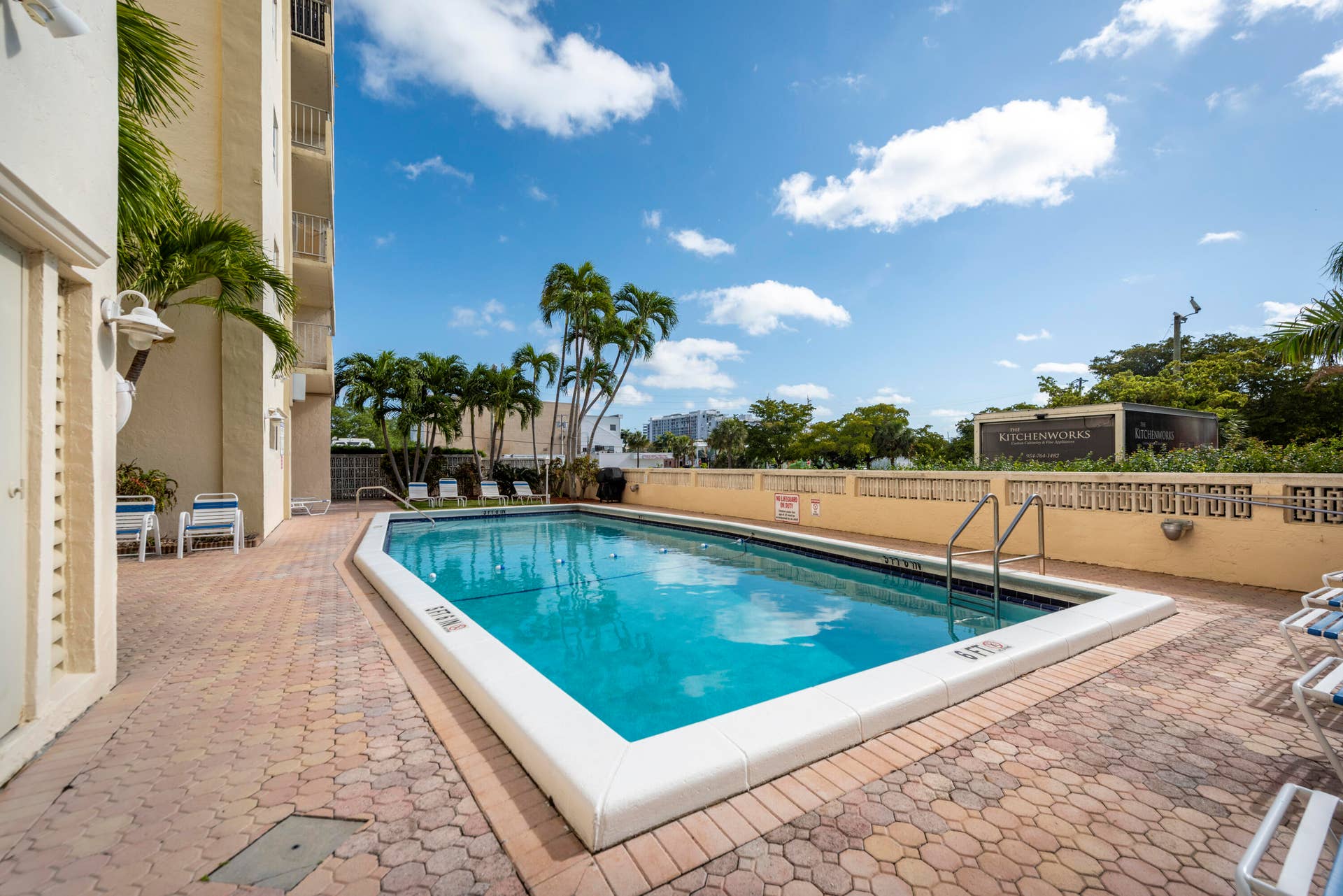 900 NE 18th Avenue, #408, Fort Lauderdale, FL 33304 Community Pool