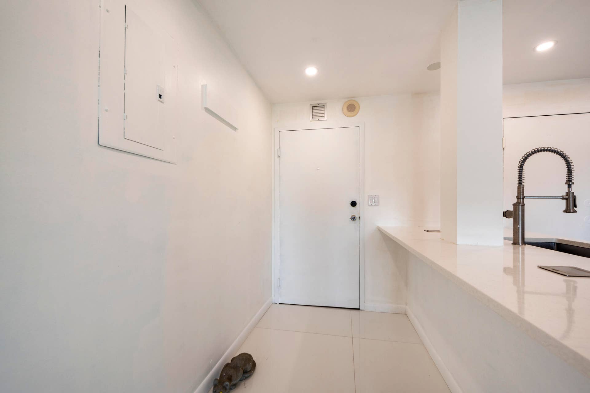 900 NE 18th Avenue, #408, Fort Lauderdale, FL 33304 Entry to unit