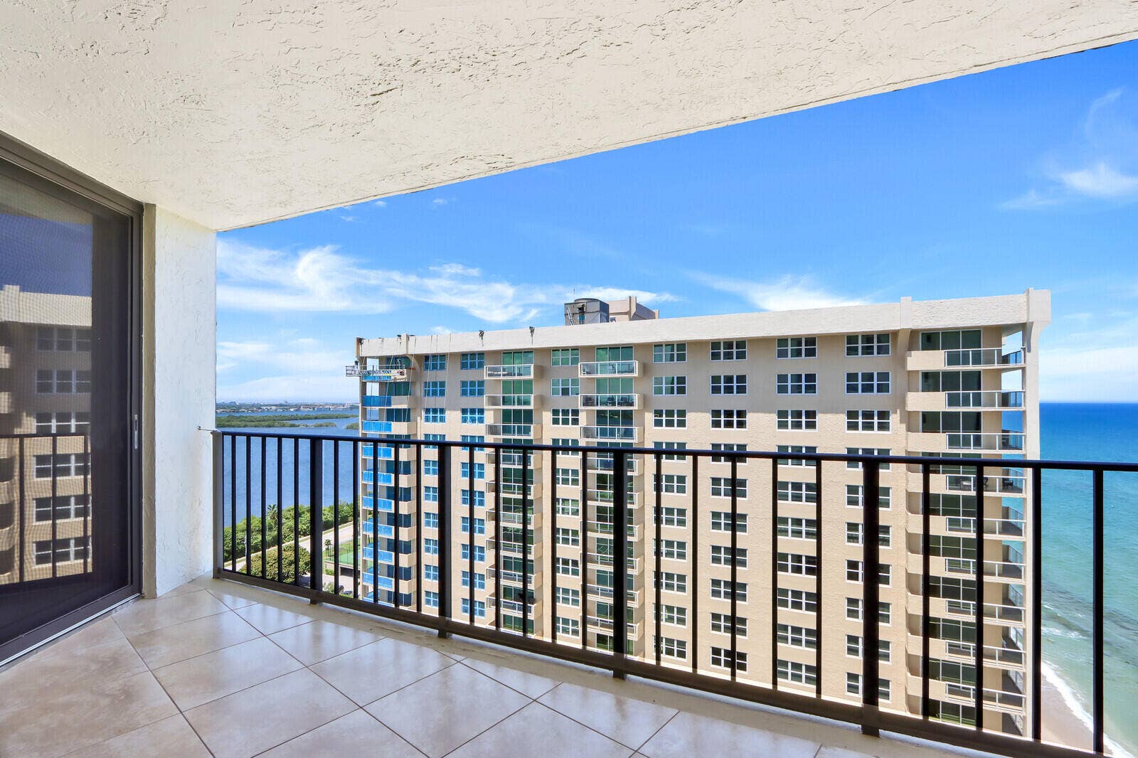 5420 N Ocean Drive, #1703, Singer Island, FL 33404 Ocean to Intracoastal View