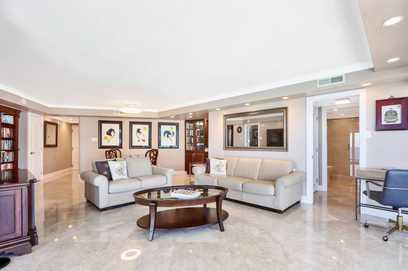 5420 N Ocean Drive, #1703, Singer Island, FL 33404 Living Area