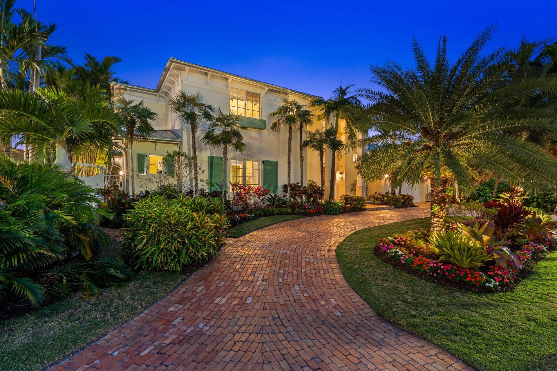 2870 NE 24th Place, Fort Lauderdale, FL 33305 Exceptional Modern Key West Mansion Placed Amidst a Tropical Garden