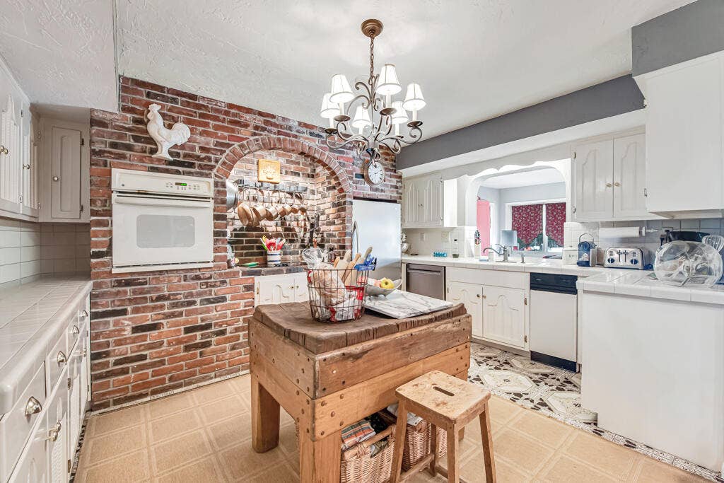 491 SE 16th Avenue, Pompano Beach, FL 33060 24