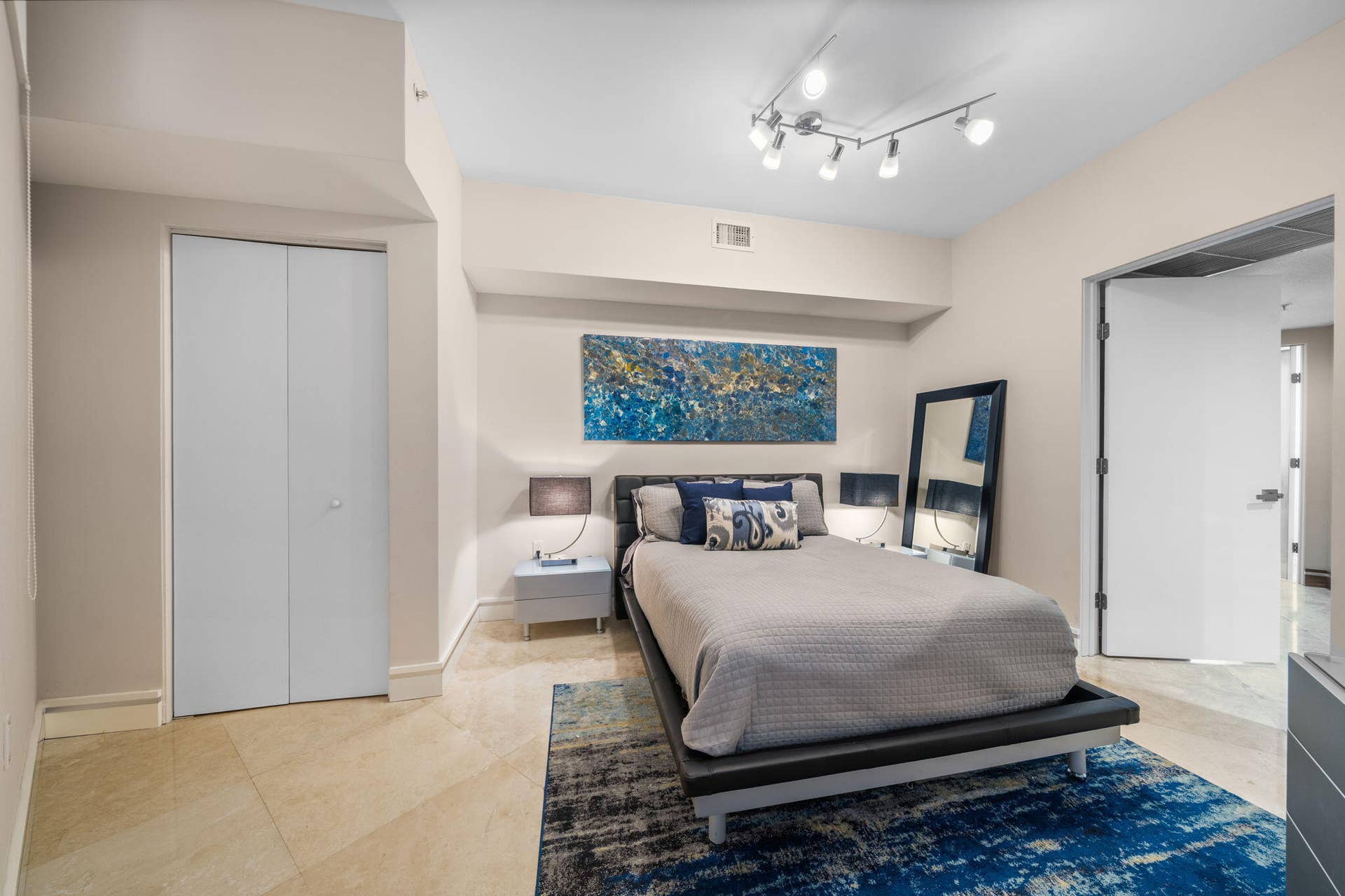 333 Las Olas Way, #2904, Fort Lauderdale, Fort Lauderdale, FL 33301 24-web-or-mls-A7R09170 copy