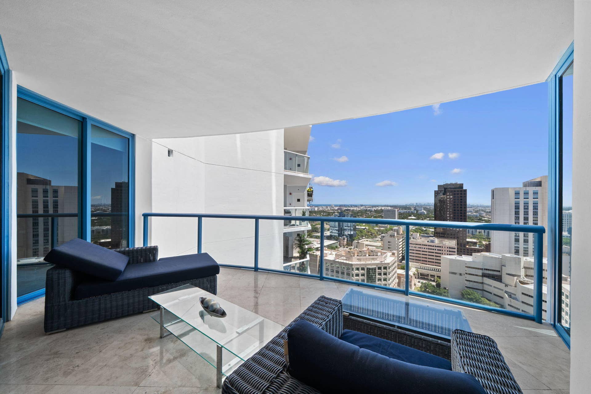 333 Las Olas Way, #2904, Fort Lauderdale, Fort Lauderdale, FL 33301 33-web-or-mls-A7R09190 copy