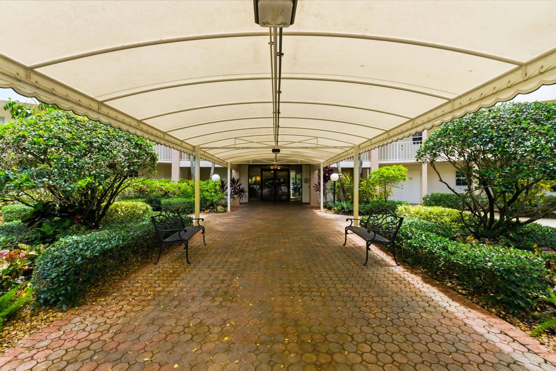 3800 Oaks Clubhouse Drive, #106, Pompano Beach, FL 33069 3800 Oaks Clubhouse Dr U106_043