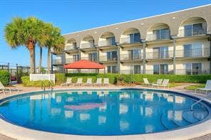 4013 N Ocean Drive N, #109, Lauderdale By The Sea, FL 33308 Pool - Patio Area
