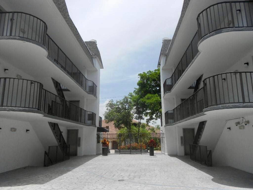 4013 N Ocean Drive N, #109, Lauderdale By The Sea, FL 33308 View Courtyard Area