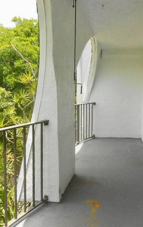 4013 N Ocean Drive N, #109, Lauderdale By The Sea, FL 33308 Large Double Balcony