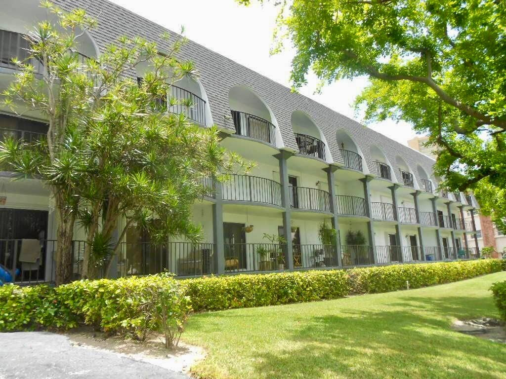 4013 N Ocean Drive N, #109, Lauderdale By The Sea, FL 33308 Rear Building View