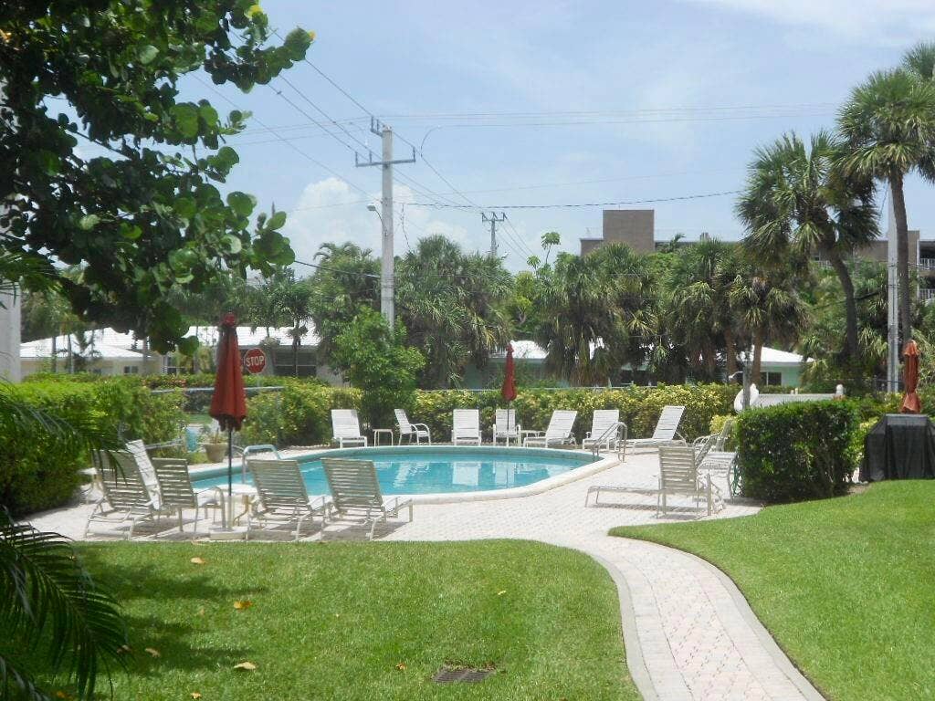 4013 N Ocean Drive N, #109, Lauderdale By The Sea, FL 33308 Pool Patio Area