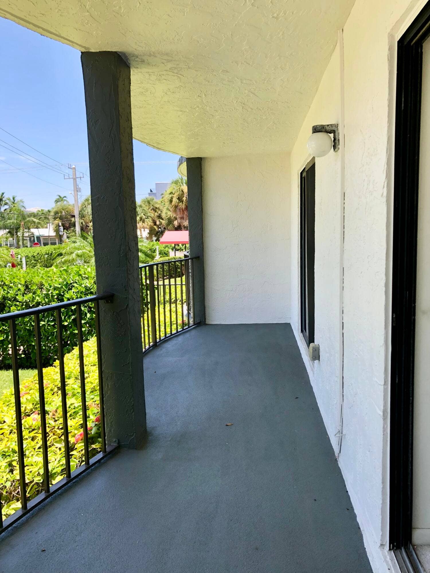 4013 N Ocean Drive N, #109, Lauderdale By The Sea, FL 33308 Large Private Double Balcony