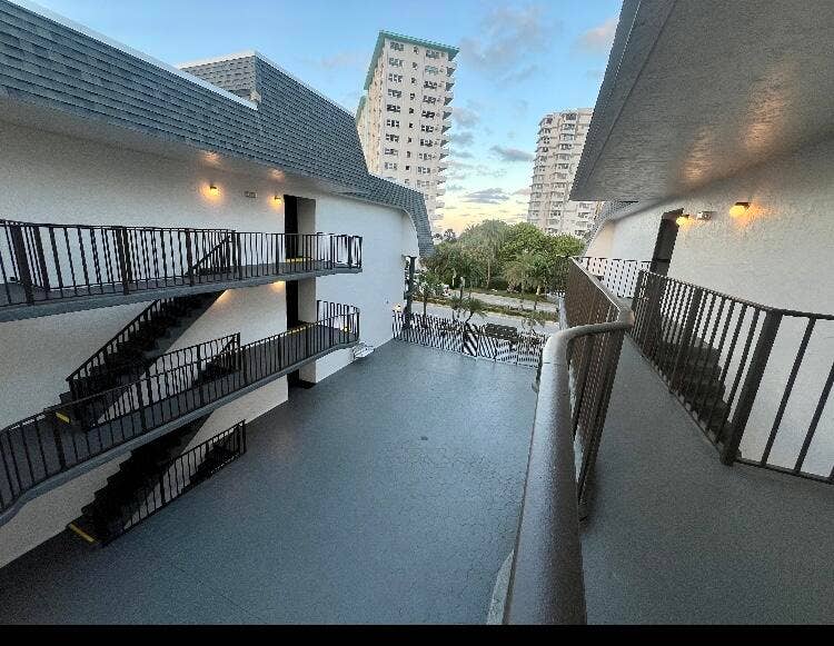 4013 N Ocean Drive N, #109, Lauderdale By The Sea, FL 33308 Courtyard Area