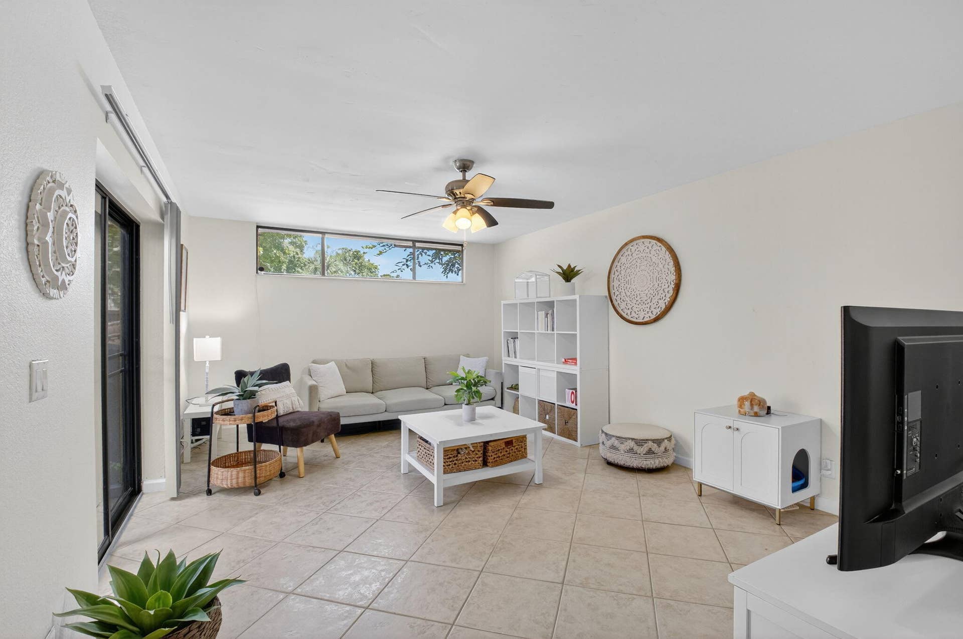 8057 Severn Drive, #A, Boca Raton, FL 33433 Lving