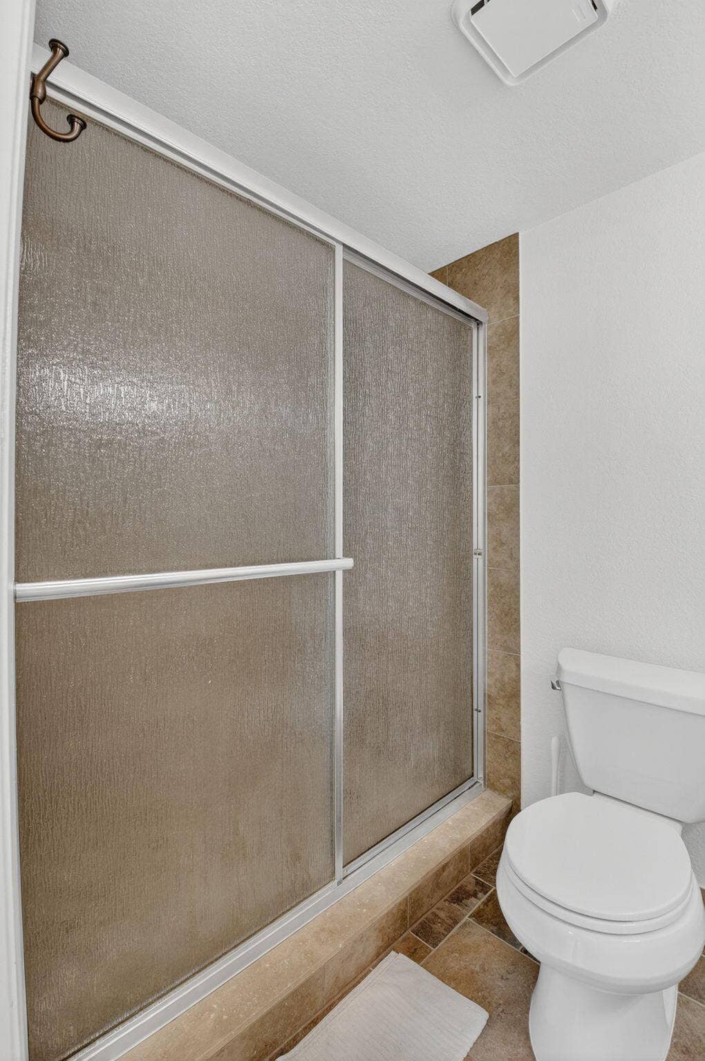 8057 Severn Drive, #A, Boca Raton, FL 33433 Primary Bathroom