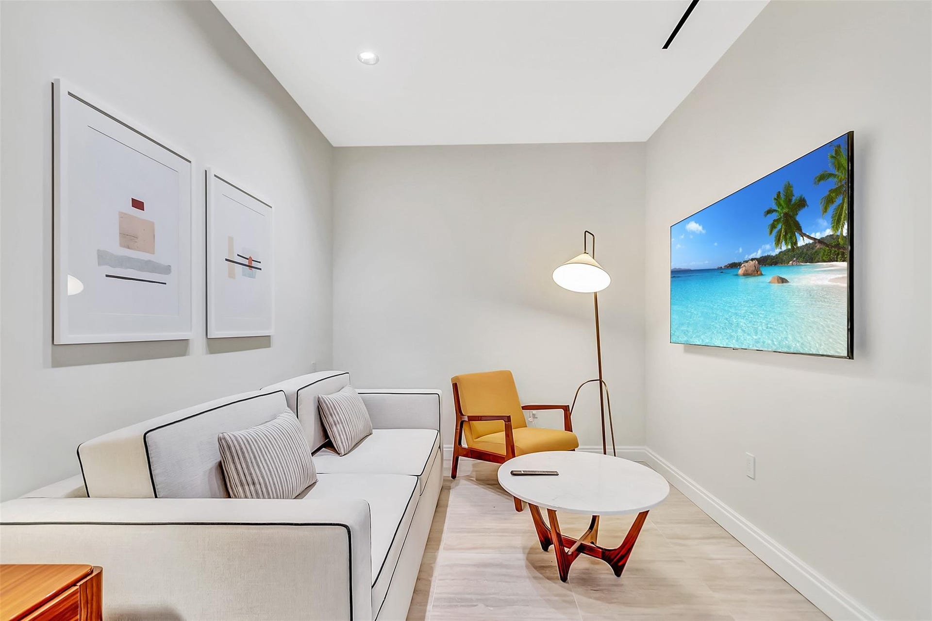 525 N Fort Lauderdale Beach Boulevard, #1607, Fort Lauderdale, FL 33304 Also can be used as a 2nd bedroom. Sofa bed opens up.