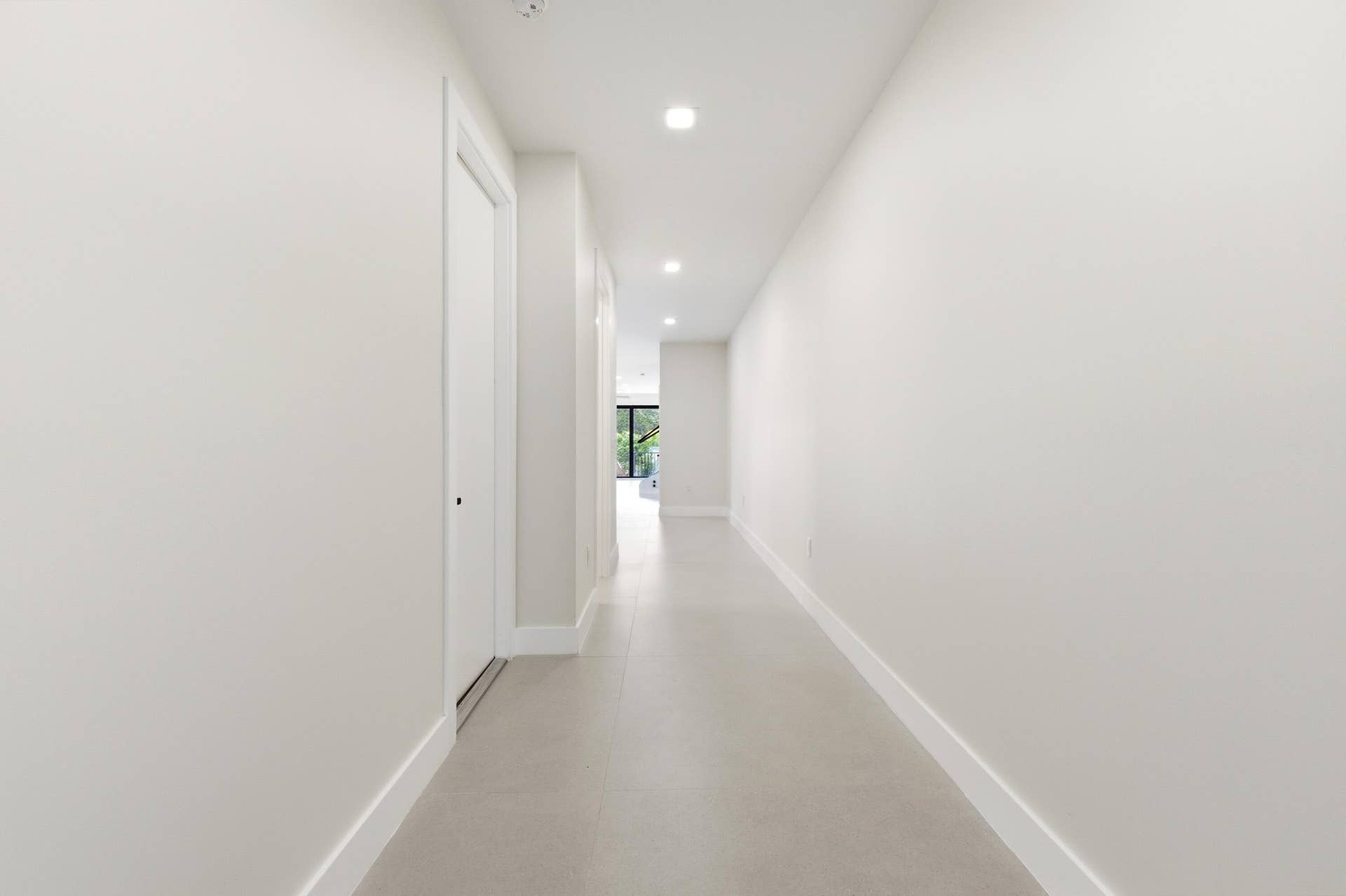819 SW 1st Street, Fort Lauderdale, FL 33312 7