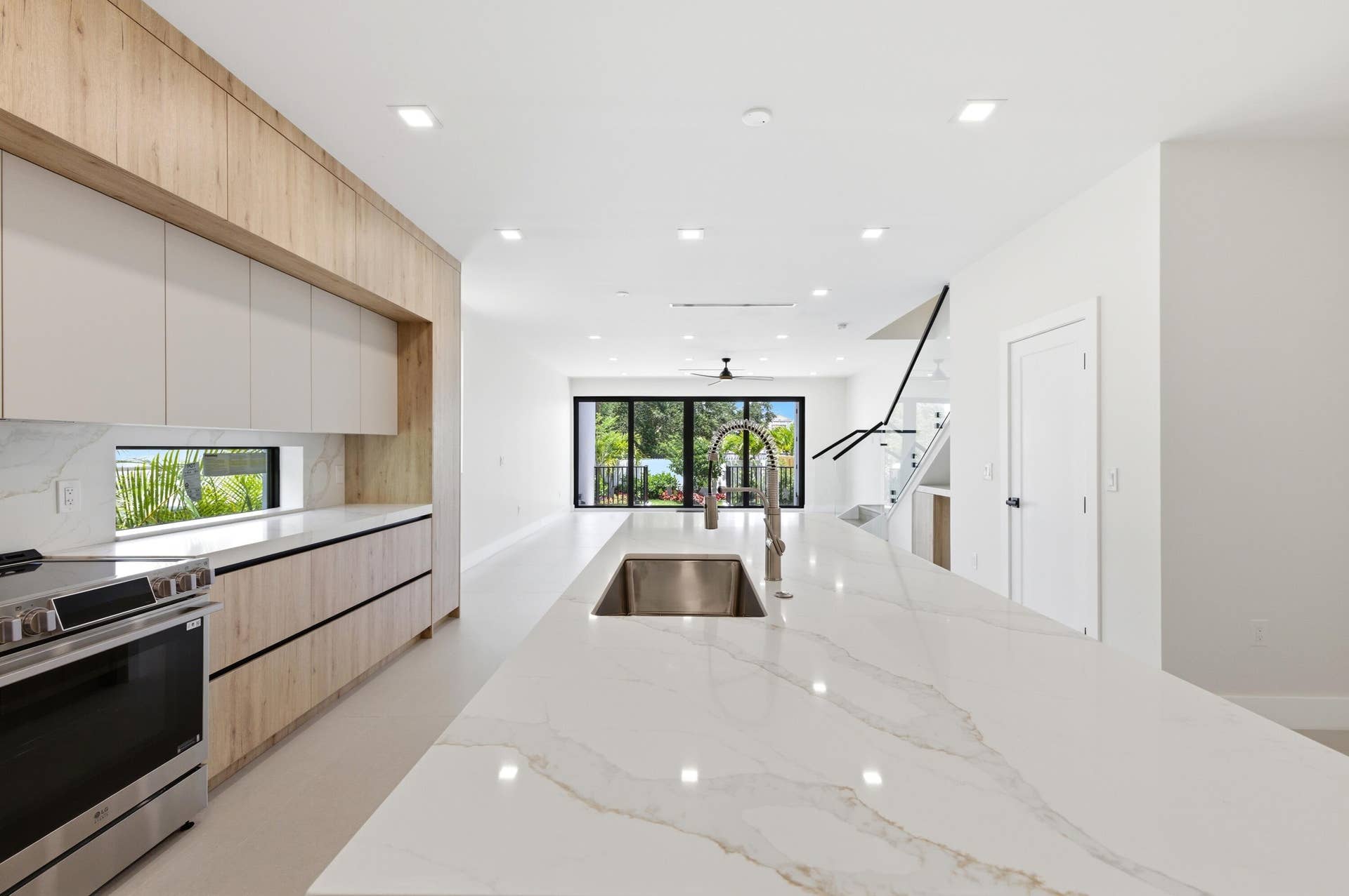 819 SW 1st Street, Fort Lauderdale, FL 33312 14