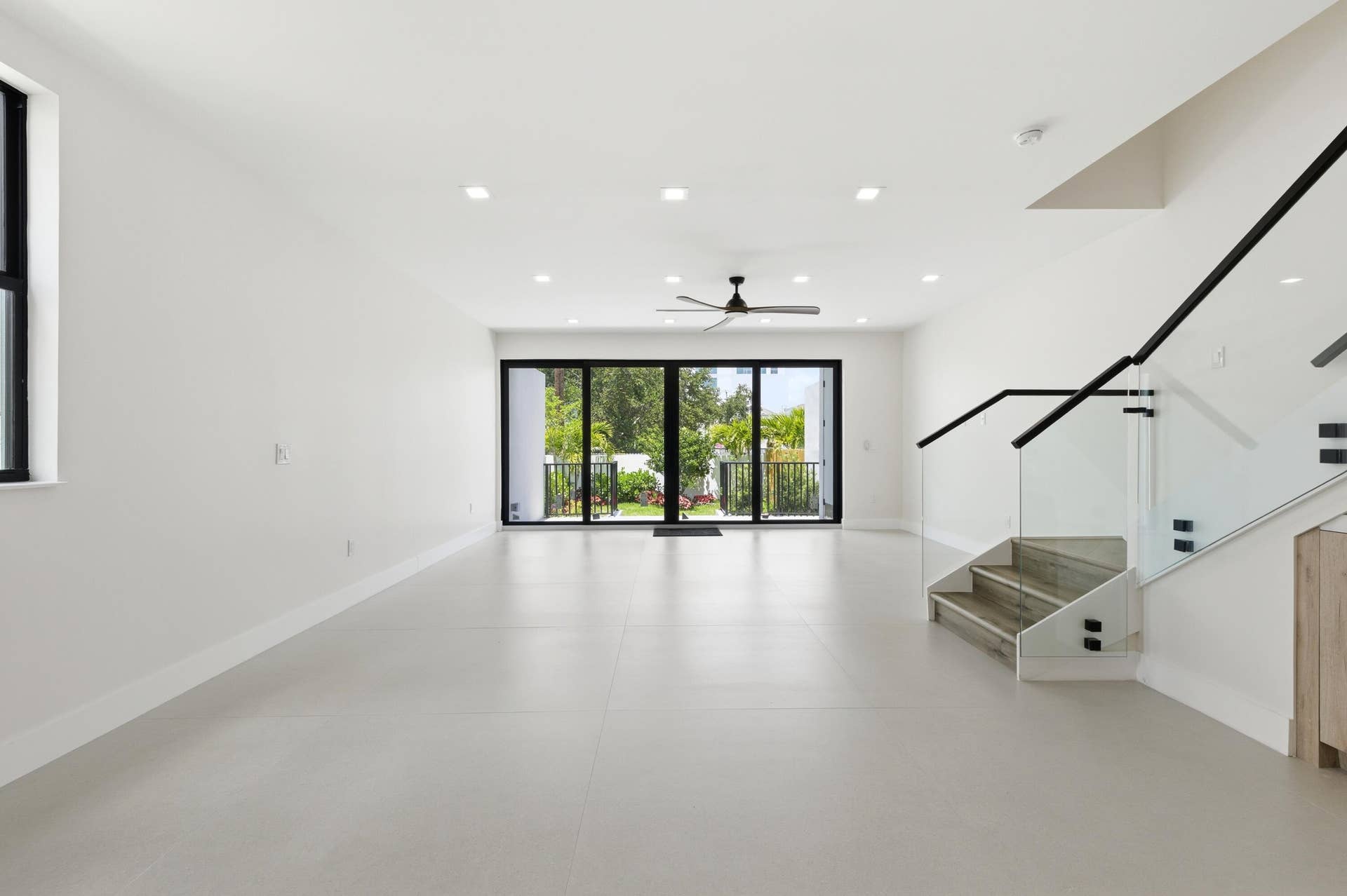 819 SW 1st Street, Fort Lauderdale, FL 33312 16