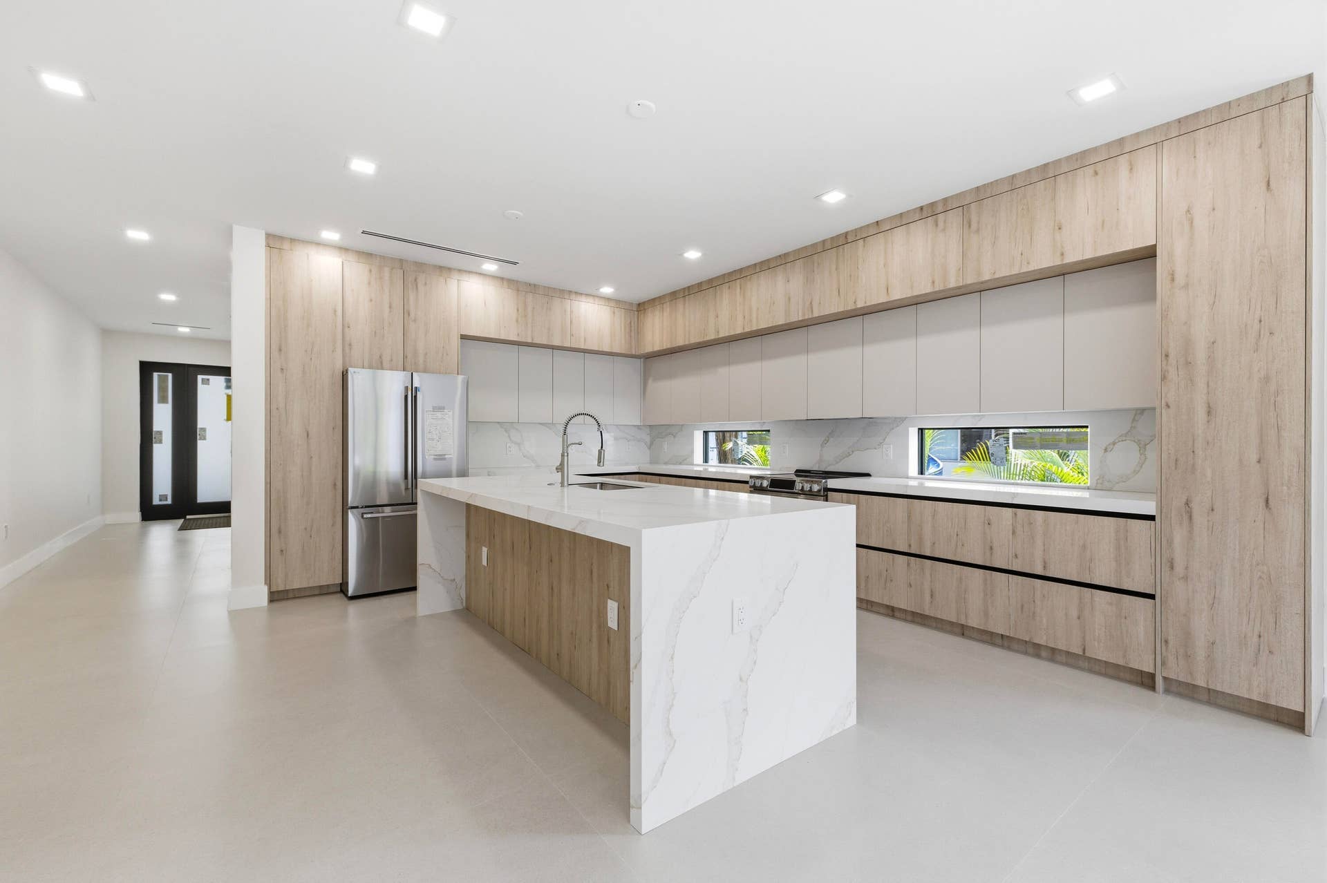 819 SW 1st Street, Fort Lauderdale, FL 33312 11