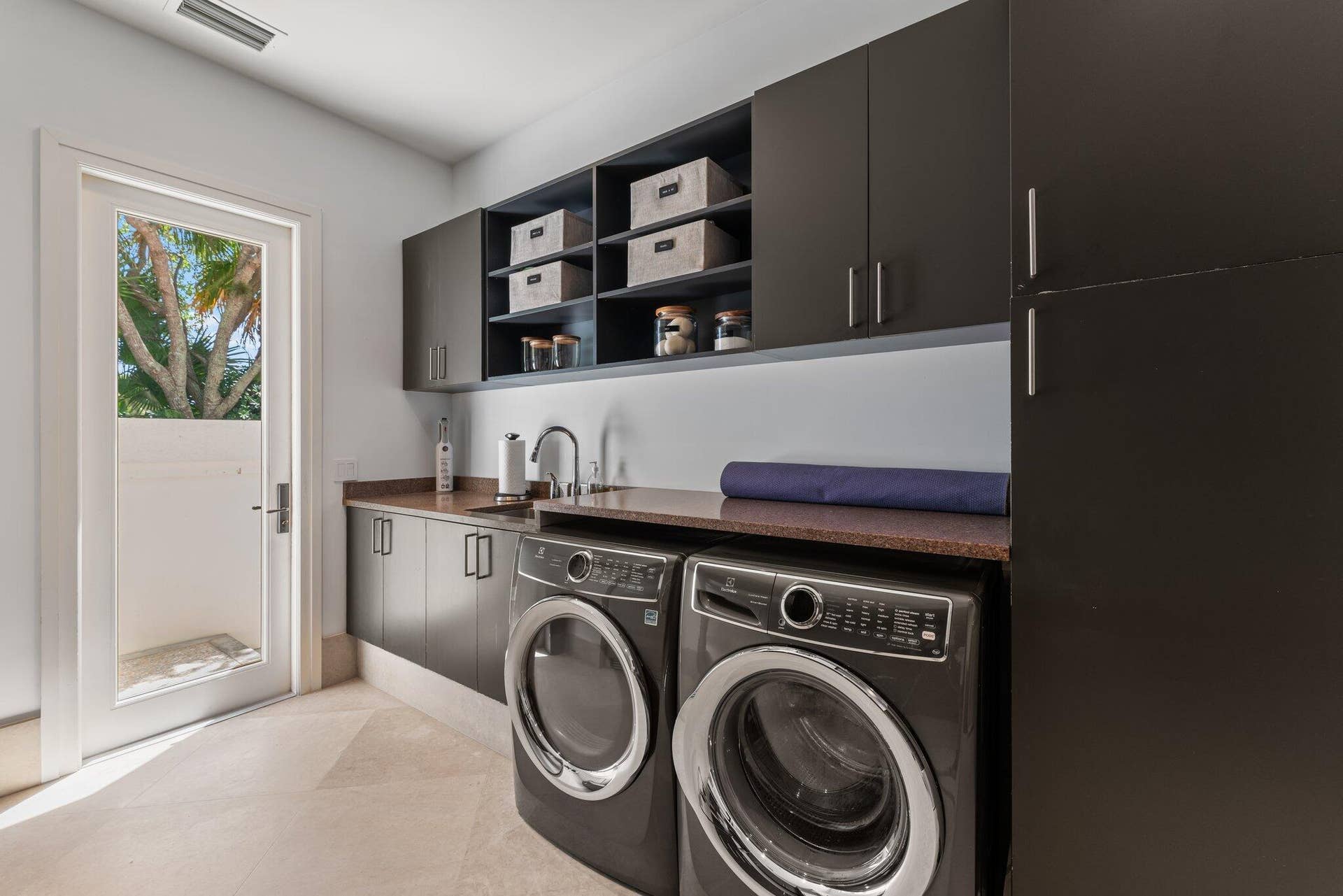 232 Bears Club Drive, Jupiter, FL 33477 Laundry Room