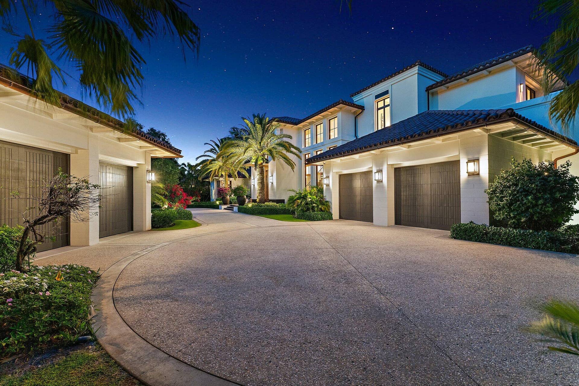 232 Bears Club Drive, Jupiter, FL 33477 Garages