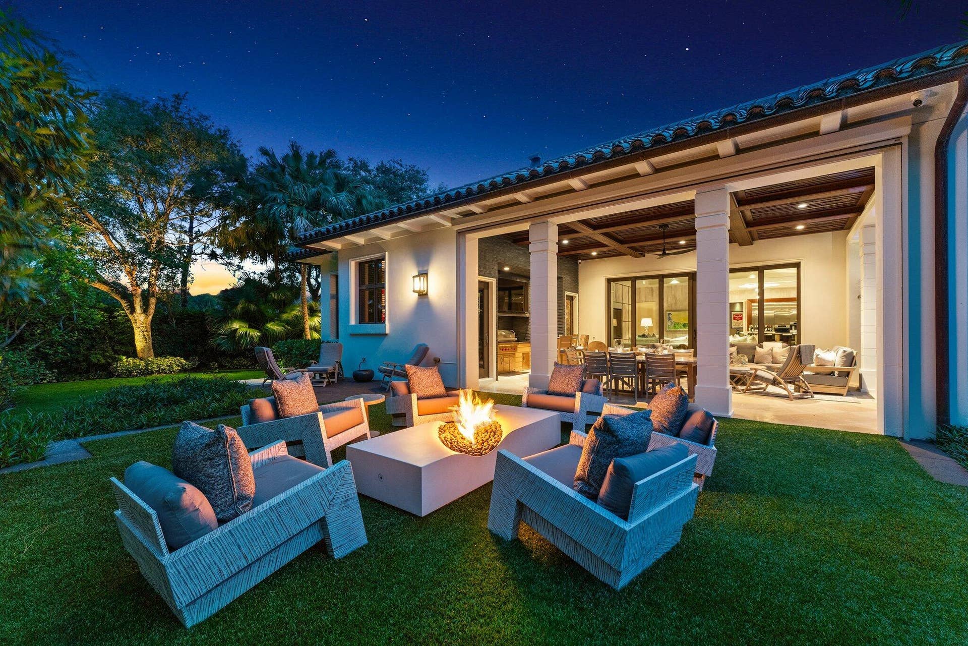 232 Bears Club Drive, Jupiter, FL 33477 Fire Pit