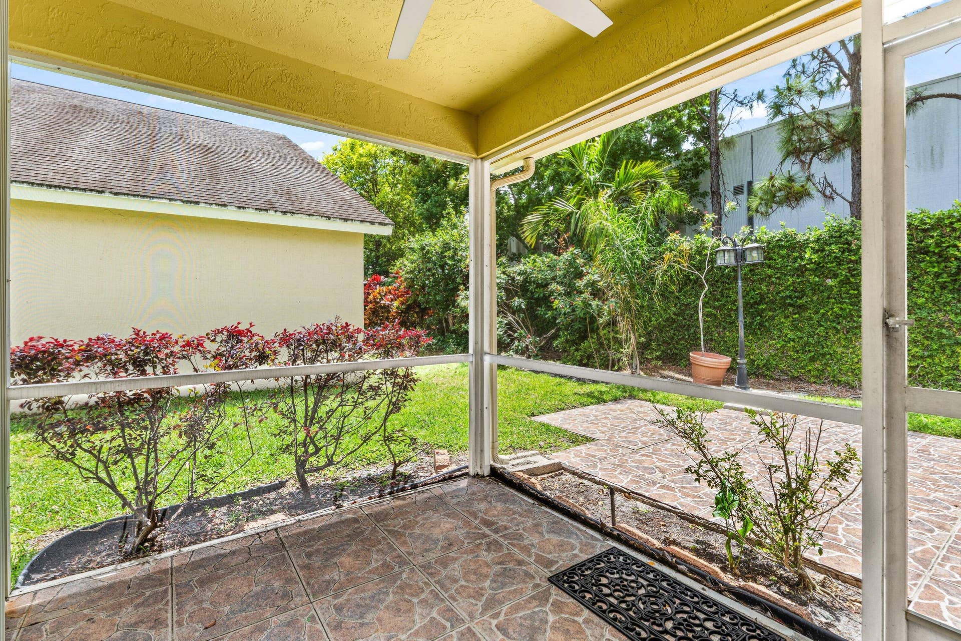 226 Moccasin Trail W, Jupiter, FL 33458 Screened Patio