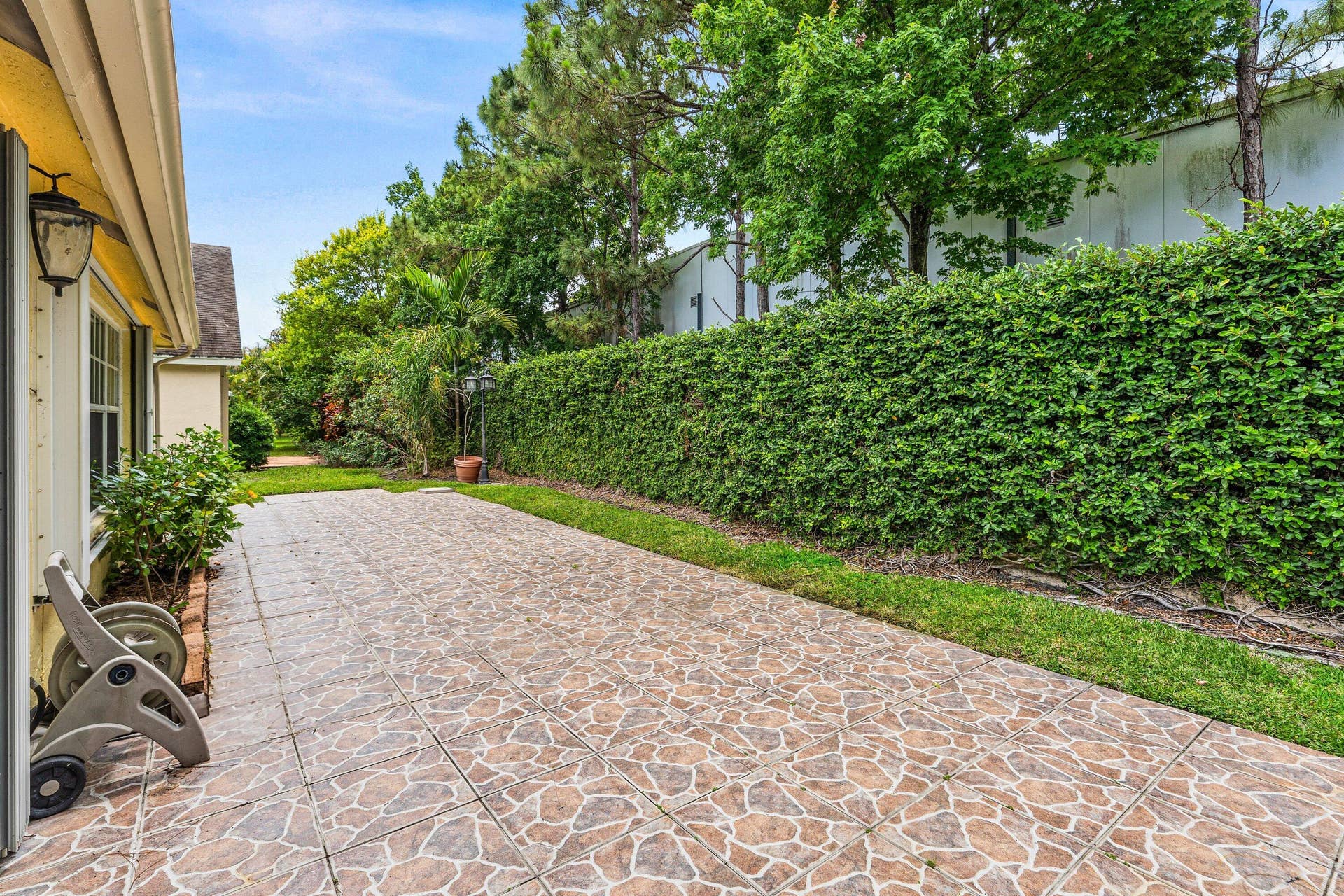 226 Moccasin Trail W, Jupiter, FL 33458 Open Patio