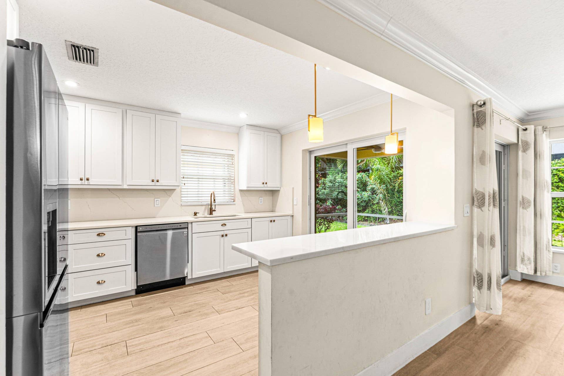 226 Moccasin Trail W, Jupiter, FL 33458 Kitchen