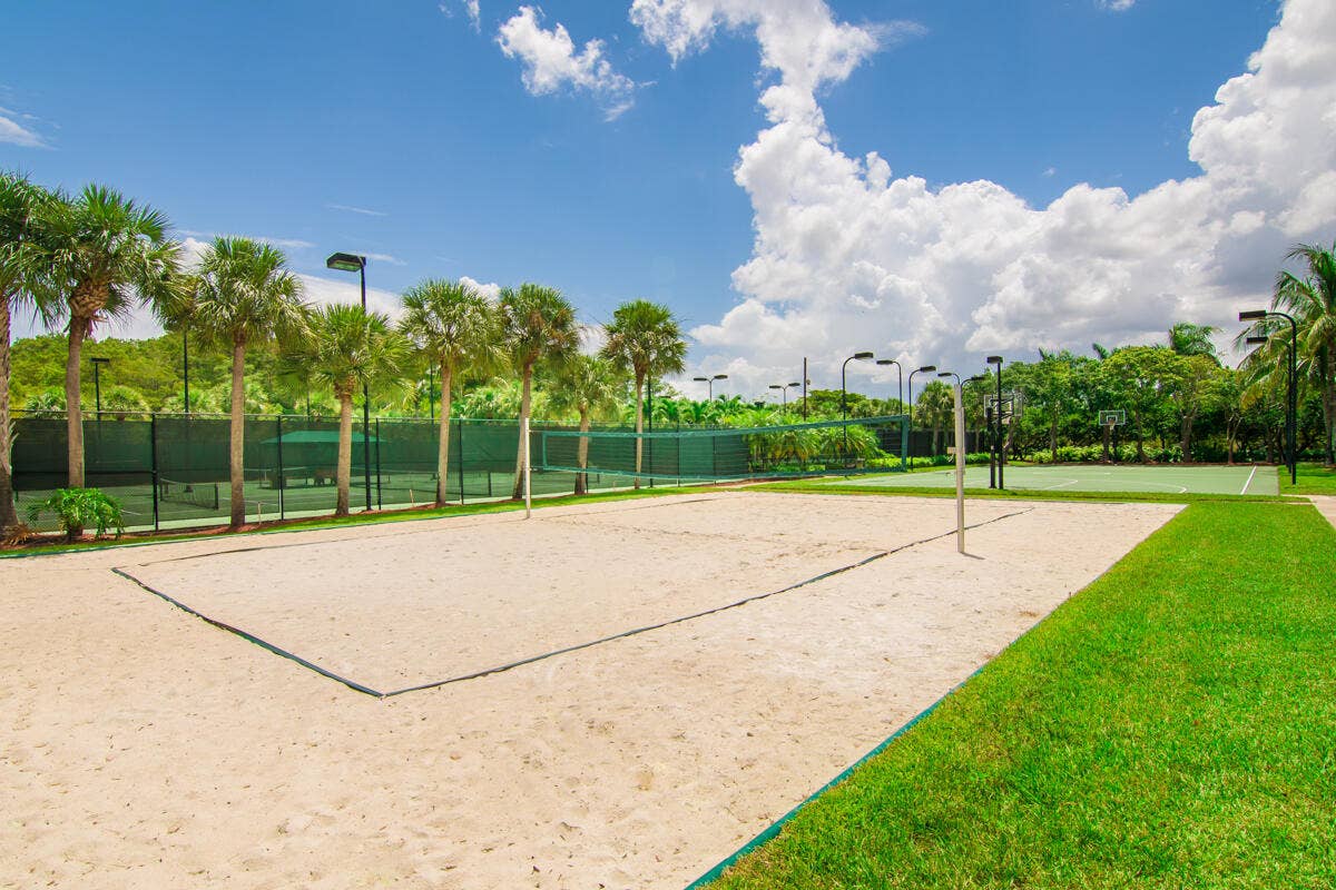 226 Moccasin Trail W, Jupiter, FL 33458 Local Beach Volleyball