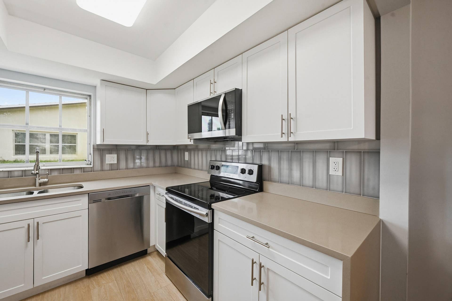 2680 Barkley Drive E, #C, West Palm Beach, FL 33415 08_ra1_4123