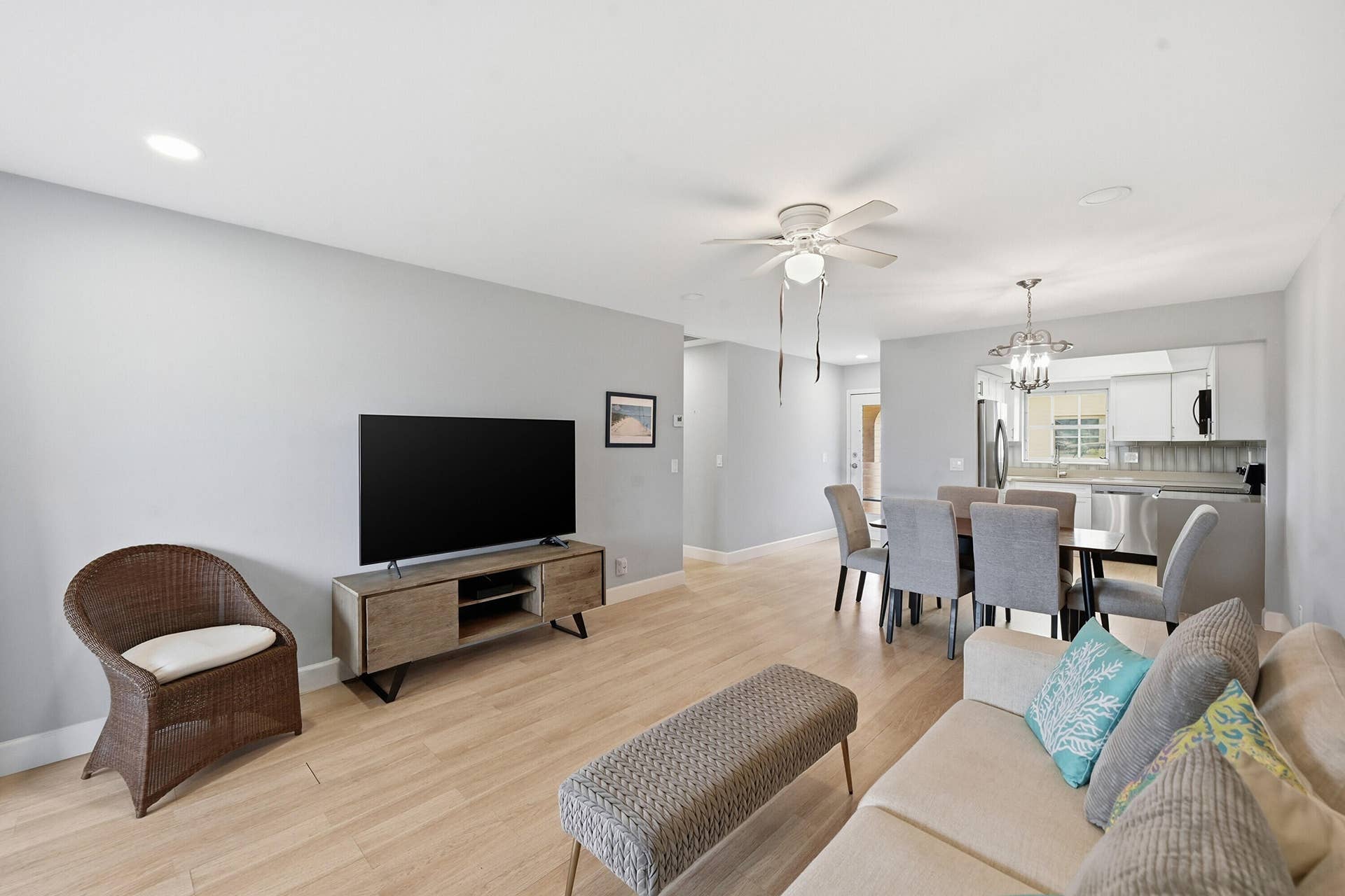 2680 Barkley Drive E, #C, West Palm Beach, FL 33415 14_ra1_4153