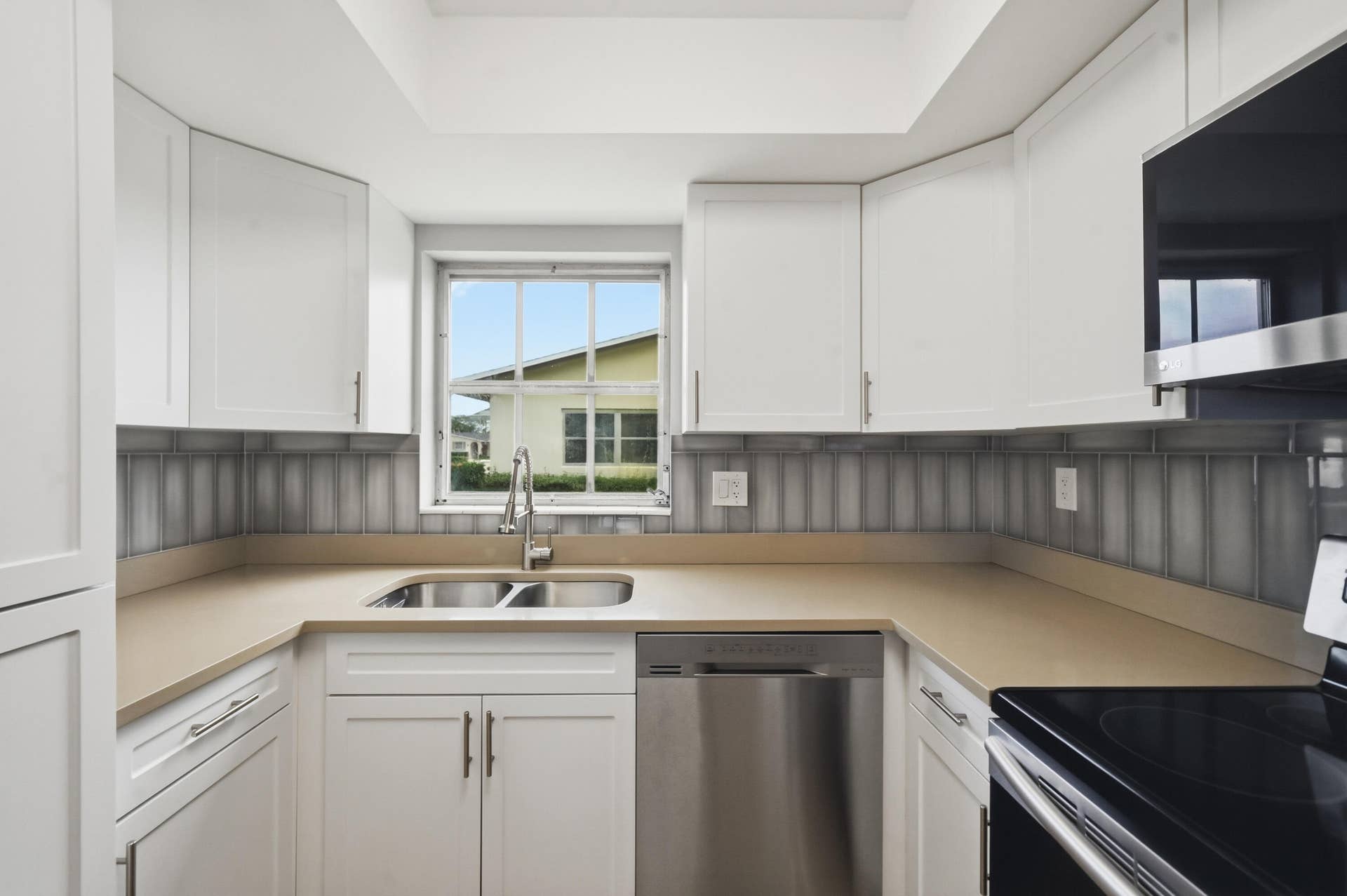 2680 Barkley Drive E, #C, West Palm Beach, FL 33415 09_ra1_4128