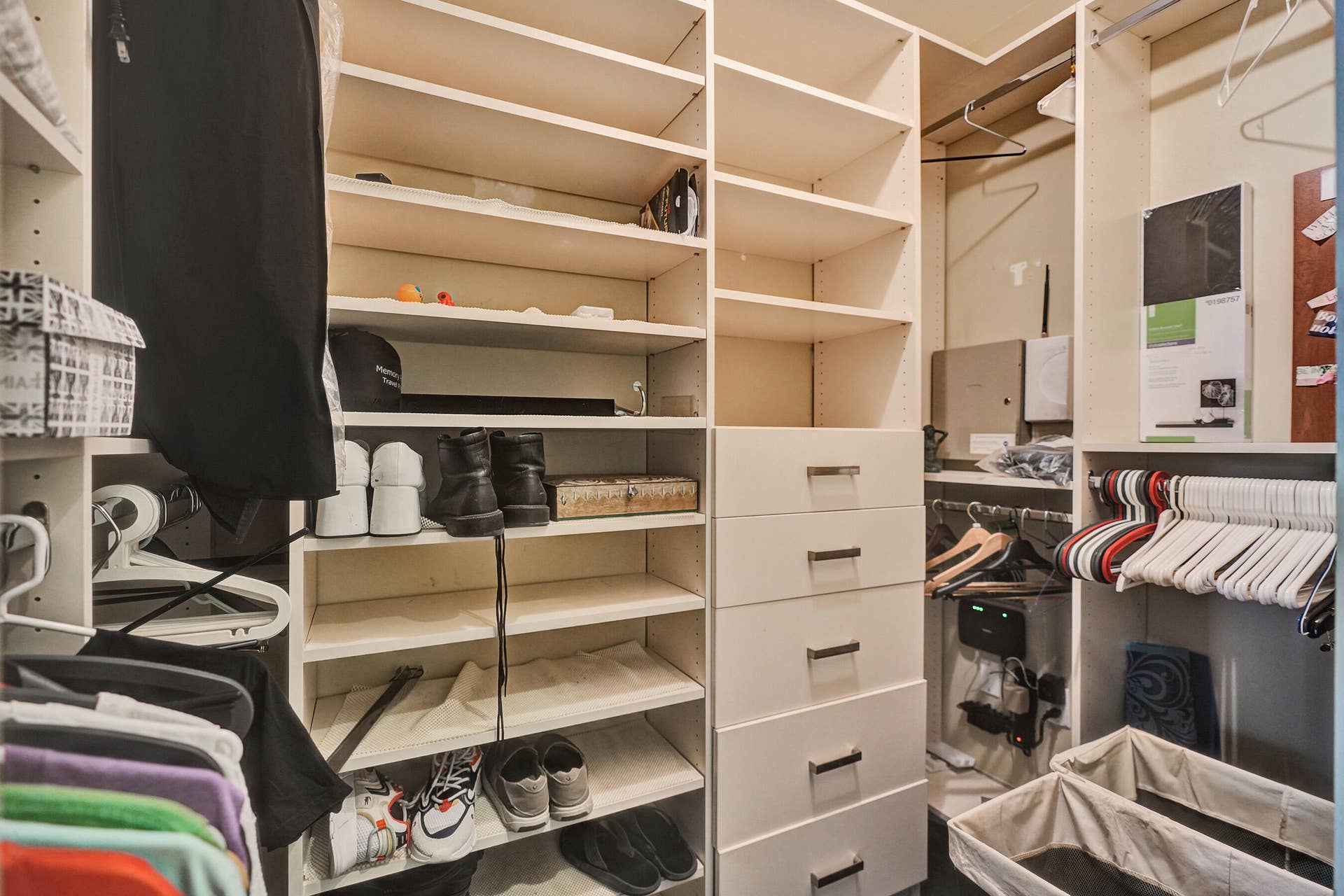 2625 NE 14th Avenue, #114, Wilton Manors, FL 33334 Custom closet
