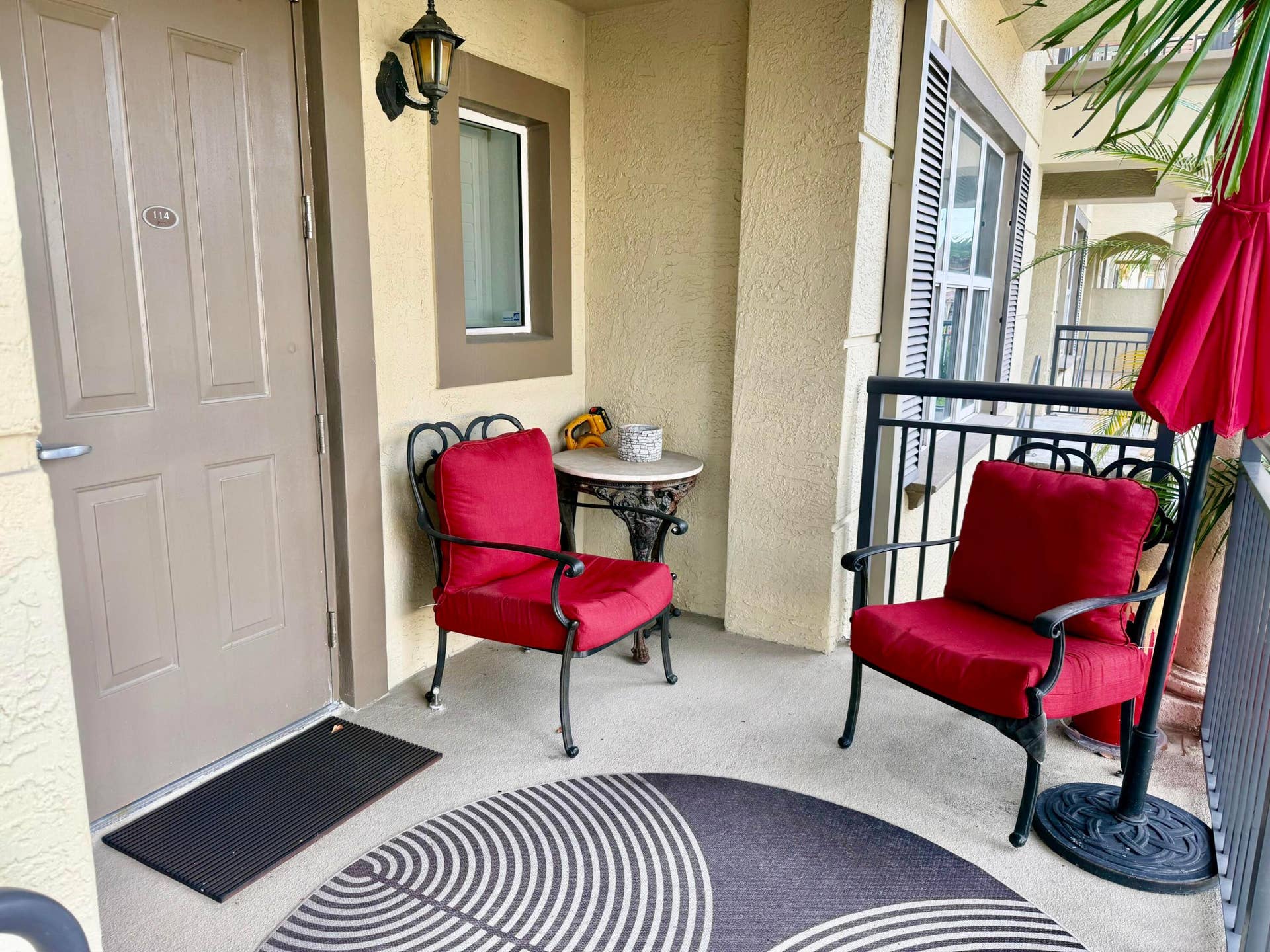 2625 NE 14th Avenue, #114, Wilton Manors, FL 33334 Porch