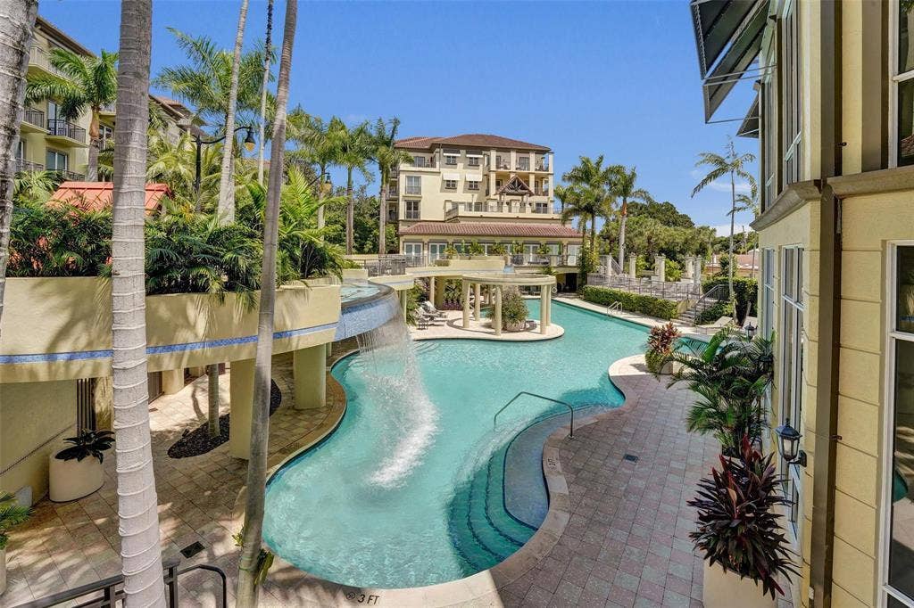 2625 NE 14th Avenue, #114, Wilton Manors, FL 33334 Pool