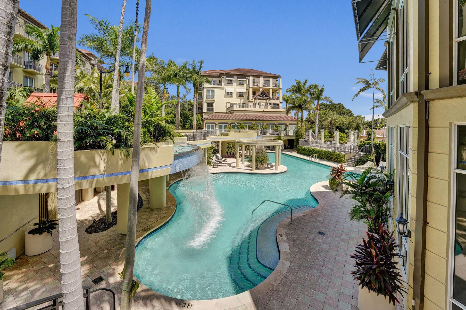 2625 NE 14th Avenue, #114, Wilton Manors, FL 33334 Pool