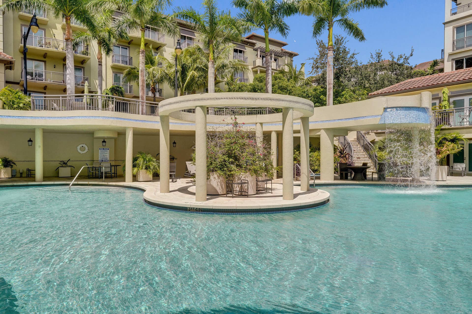 2625 NE 14th Avenue, #114, Wilton Manors, FL 33334 Pool