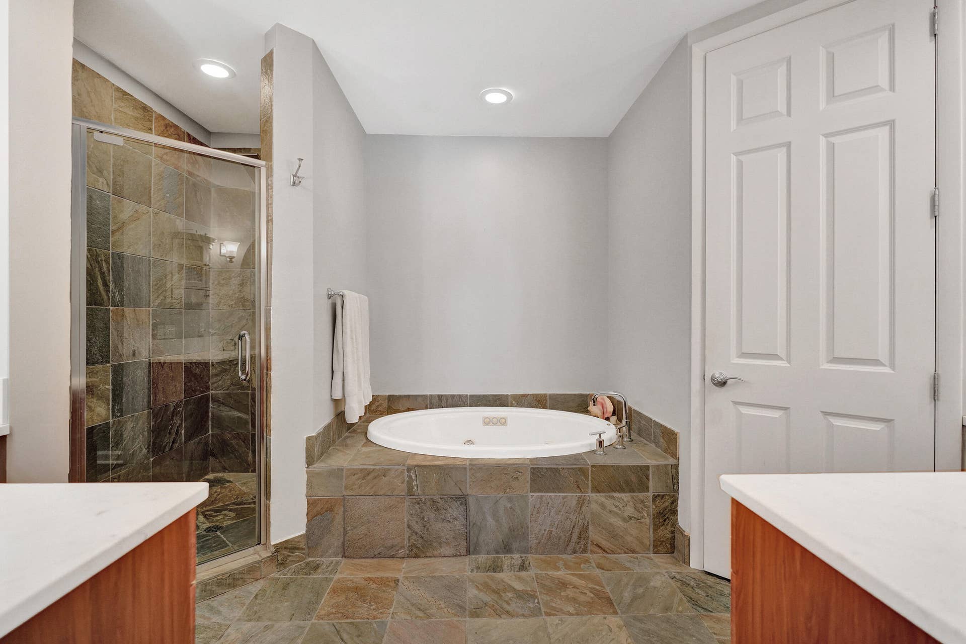 2625 NE 14th Avenue, #114, Wilton Manors, FL 33334 Primary bathroom