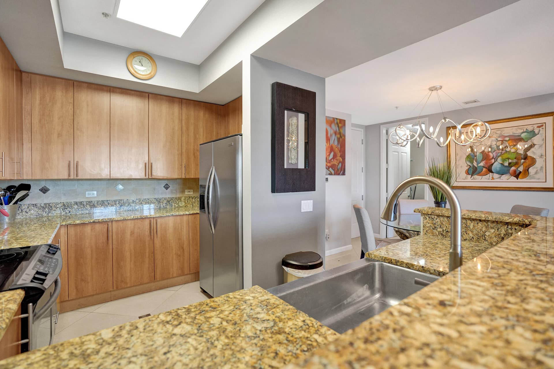 2625 NE 14th Avenue, #114, Wilton Manors, FL 33334 Kitchen