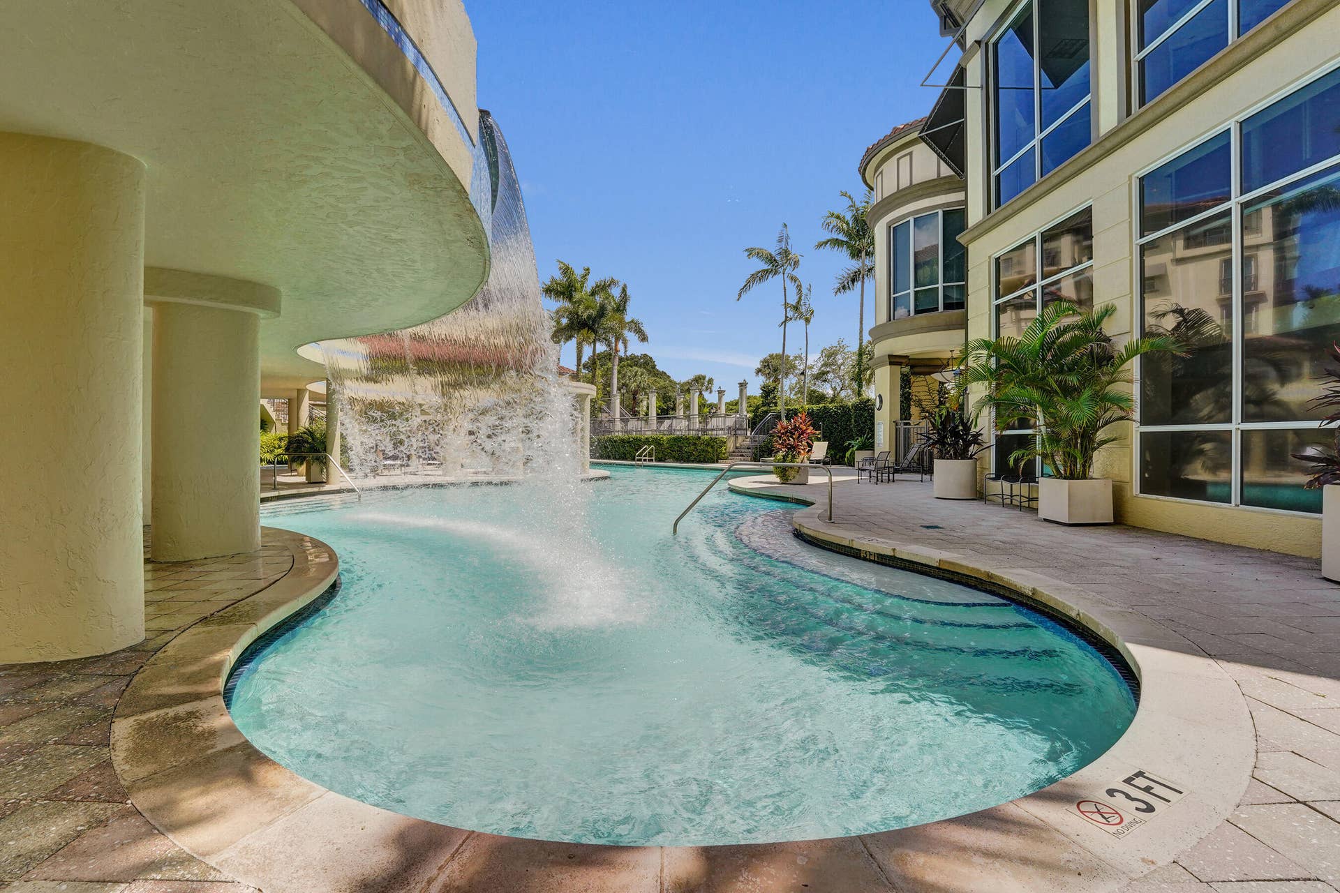 2625 NE 14th Avenue, #114, Wilton Manors, FL 33334 Pool