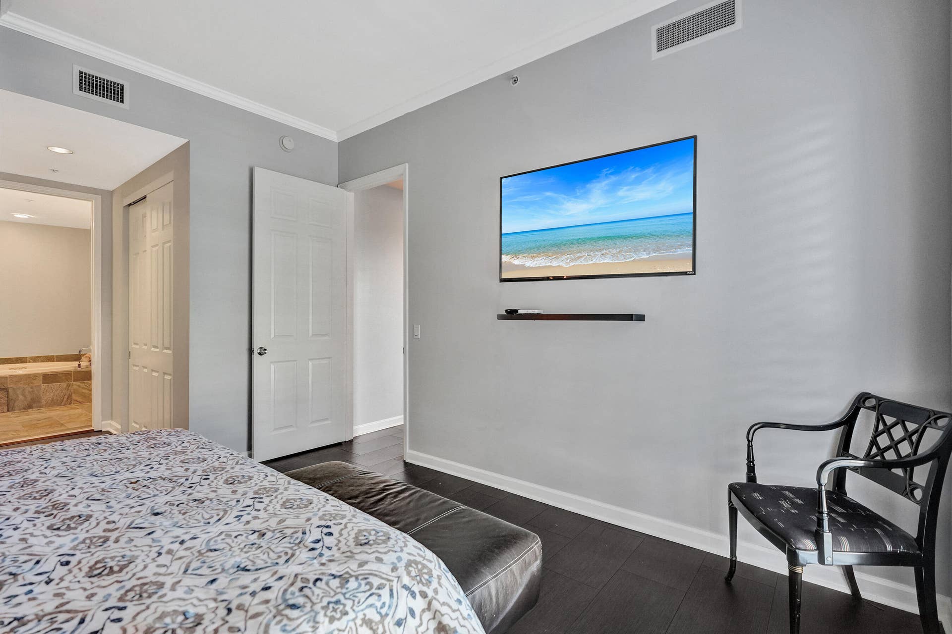 2625 NE 14th Avenue, #114, Wilton Manors, FL 33334 Primary bedroom