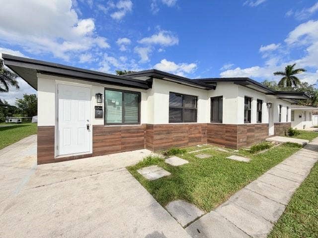 Property photo for 53 NE 16th Place, Fort Lauderdale, FL